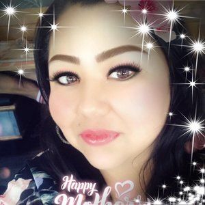 Meet your Posher, Yesenia